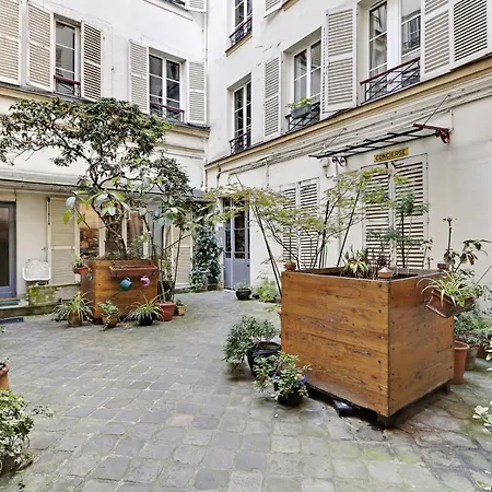 Apartment Pick A Flat's Apartment- Rue Saulnier